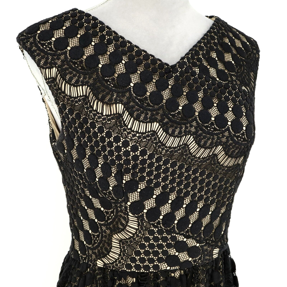 Betsey Johnson Dress Womens 4 Black Lace Beige Lined Side Zip Fit n Flare Party - Picture 6 of 12